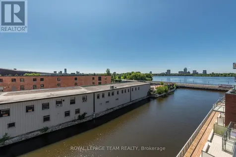 320 Miwate Private Ottawa ON K1R 0E1