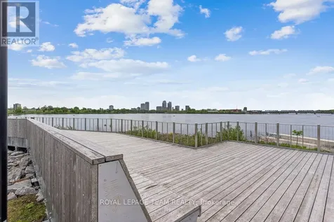 320 Miwate Private Ottawa ON K1R 0E1