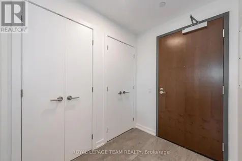 320 Miwate Private Ottawa ON K1R 0E1