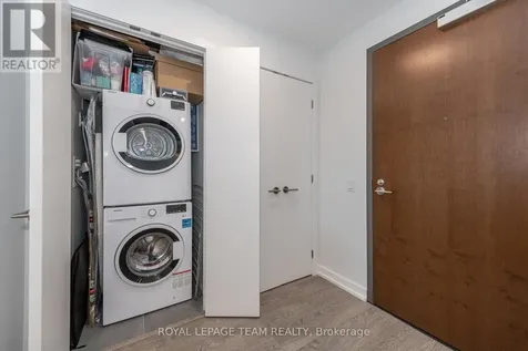 320 Miwate Private Ottawa ON K1R 0E1