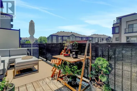 815 Kiniw Private Ottawa ON K1K 4Z4