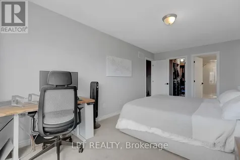 815 Kiniw Private Ottawa ON K1K 4Z4