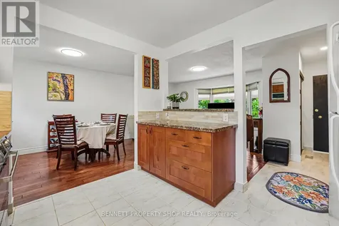 2736 Stone Crescent Ottawa ON K2H 6Z1