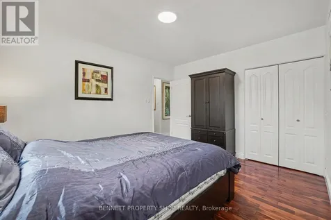 2736 Stone Crescent Ottawa ON K2H 6Z1