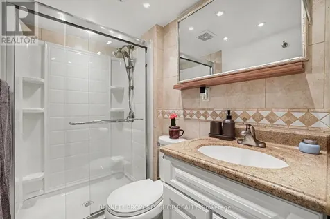 2736 Stone Crescent Ottawa ON K2H 6Z1