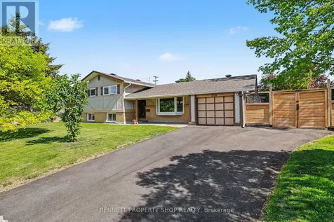 2736 Stone Crescent Ottawa ON K2H 6Z1