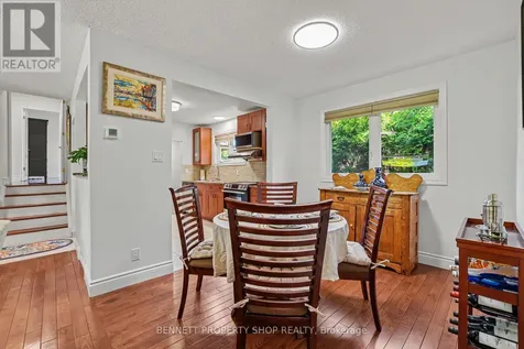 2736 Stone Crescent Ottawa ON K2H 6Z1