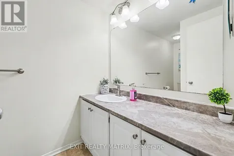 112 Castlefrank Road Ottawa ON K2L 2Y8