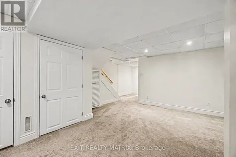 112 Castlefrank Road Ottawa ON K2L 2Y8