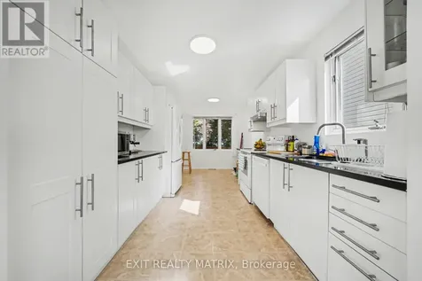 3773 Autumnwood Street Ottawa ON K1T 2G7