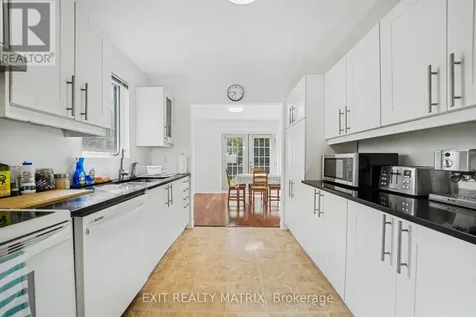 3773 Autumnwood Street Ottawa ON K1T 2G7
