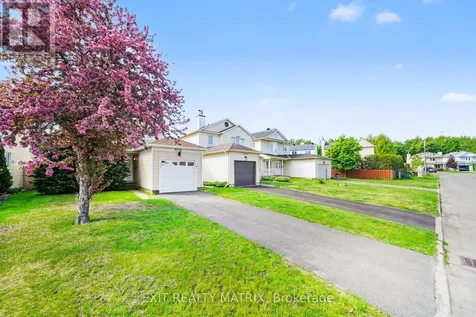 3773 Autumnwood Street Ottawa ON K1T 2G7