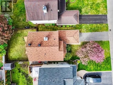 3773 Autumnwood Street Ottawa ON K1T 2G7