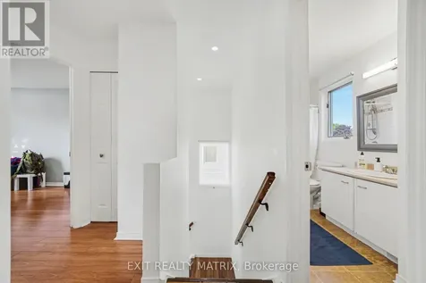 3773 Autumnwood Street Ottawa ON K1T 2G7