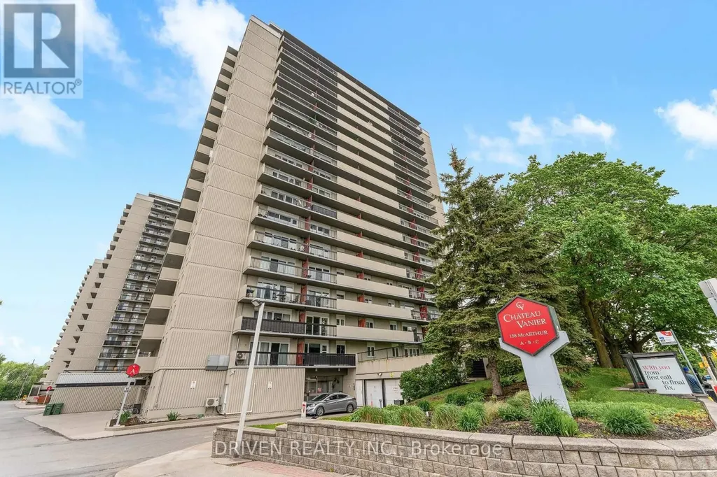 158 A Mcarthur Avenue Ottawa ON K1L 7E7