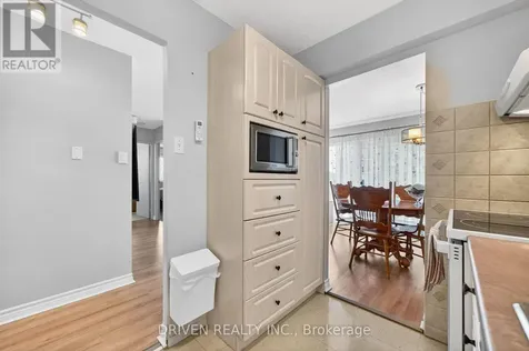 158 A Mcarthur Avenue Ottawa ON K1L 7E7