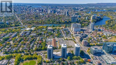 158 A Mcarthur Avenue Ottawa ON K1L 7E7