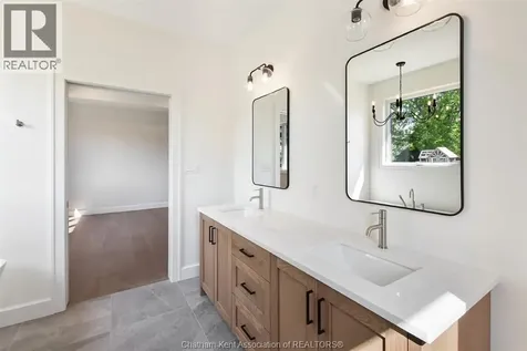 71 Rosewood Crescent Chatham ON N7M 0P4