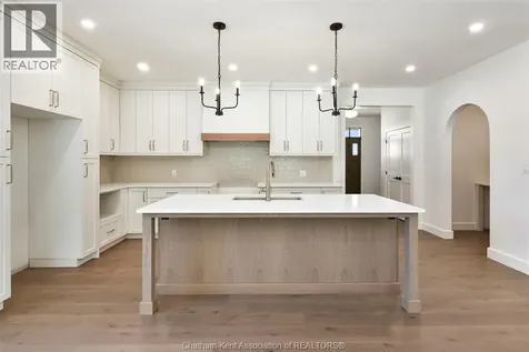 71 Rosewood Crescent Chatham ON N7M 0P4