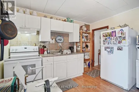 24 Hincks Street St. Thomas ON N5R 3N6