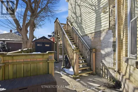 82 Wellington Street St. Thomas ON N5R 2R2