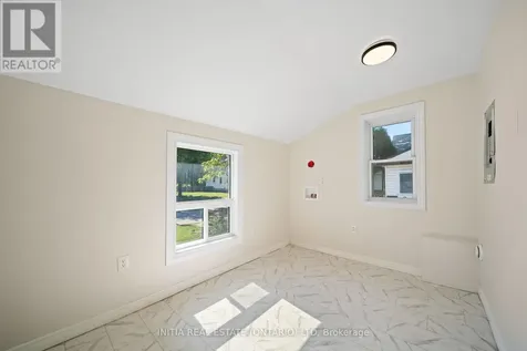 12 Woodworth Avenue St. Thomas ON N5P 3J2