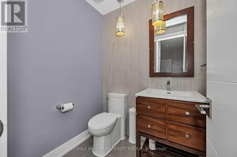 88 Withrow Avenue Ottawa ON K2G 2J3