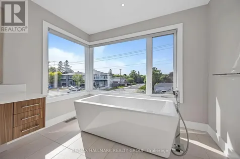 88 Withrow Avenue Ottawa ON K2G 2J3