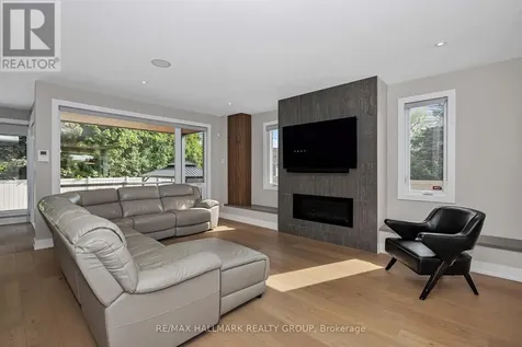 88 Withrow Avenue Ottawa ON K2G 2J3