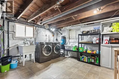 1288 Cabana Road West Windsor ON N9G 1C1