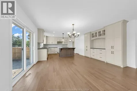 12175 Ducharme Lane Mcgregor ON N0R 1J0