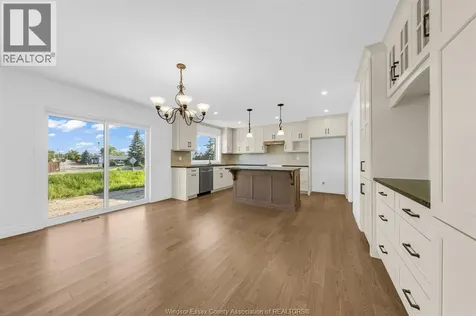 12175 Ducharme Lane Mcgregor ON N0R 1J0