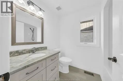 12175 Ducharme Lane Mcgregor ON N0R 1J0