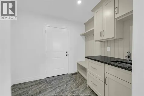 12175 Ducharme Lane Mcgregor ON N0R 1J0