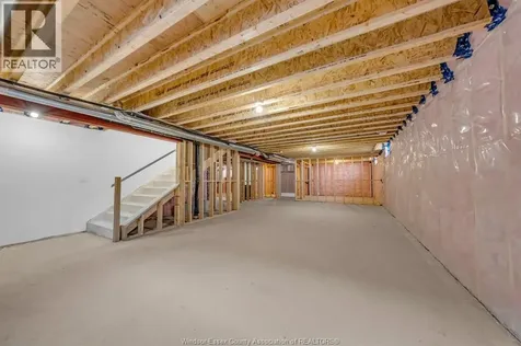 12175 Ducharme Lane Mcgregor ON N0R 1J0