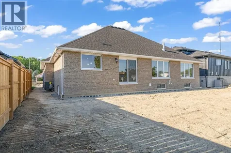 12175 Ducharme Lane Mcgregor ON N0R 1J0