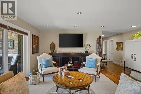 1695 Heritage Kingsville ON N9Y 2E6