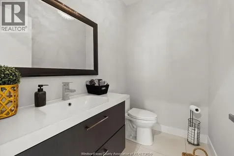 371 Charron Beach Lakeshore ON N8L 0G2