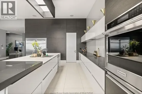 551 Ross Beach Road Lakeshore ON N0R 1A0
