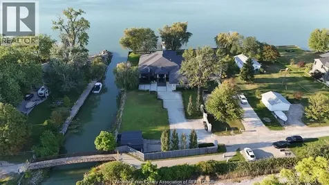 551 Ross Beach Road Lakeshore ON N0R 1A0