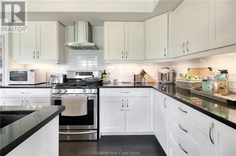 35 Birmingham Drive Sudbury ON P3B 4A5