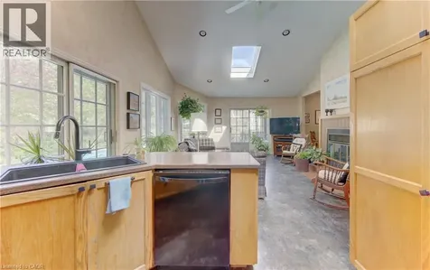 98 Longwood Drive Waterloo ON N2L 4B7