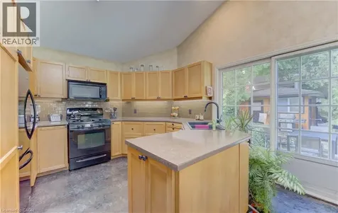 98 Longwood Drive Waterloo ON N2L 4B7