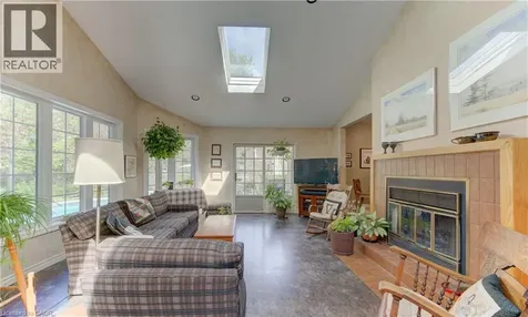 98 Longwood Drive Waterloo ON N2L 4B7