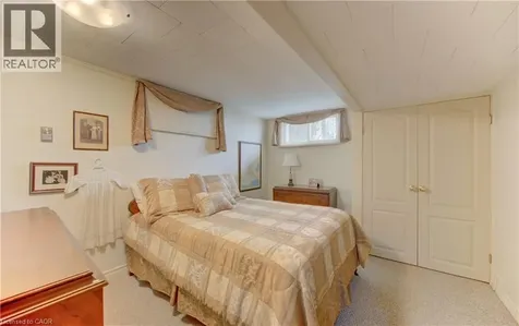 98 Longwood Drive Waterloo ON N2L 4B7