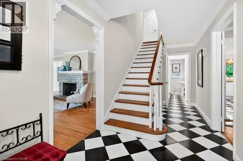 1398 Baldwin Street Burlington ON L7S 1K3