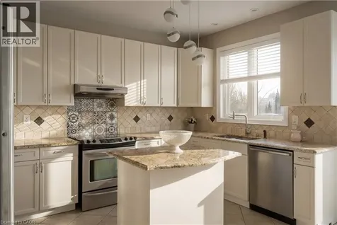 75 Chase Crescent Cambridge ON N3C 0C5