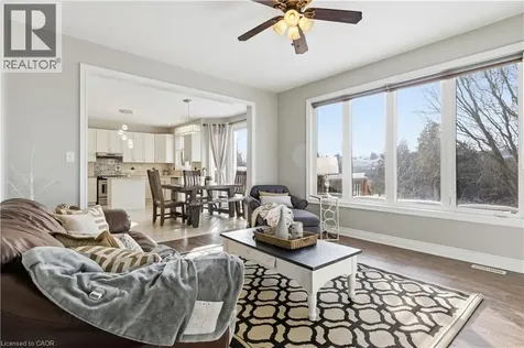 75 Chase Crescent Cambridge ON N3C 0C5