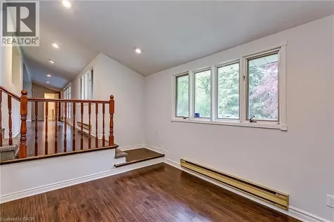 91 Ennisclare Drive East Oakville ON L6J 4N3