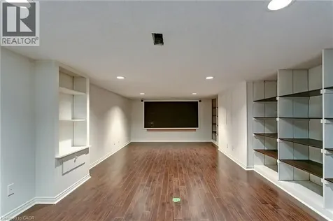 91 Ennisclare Drive East Oakville ON L6J 4N3